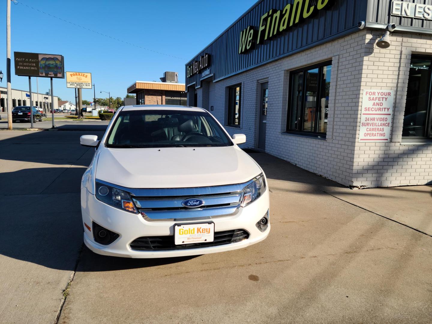 2011 White Platinum Trico /Charcoal Black Leather Ford Fusion V6 SEL AWD (3FAHP0CG4BR) with an 3.0L V6 DOHC 24V engine, auto transmission, located at 104 1st Avenue, Silvis, IL, 61282, (309) 755-9511, 41.515156, -90.425377 - All Wheel Drive! - Photo#1