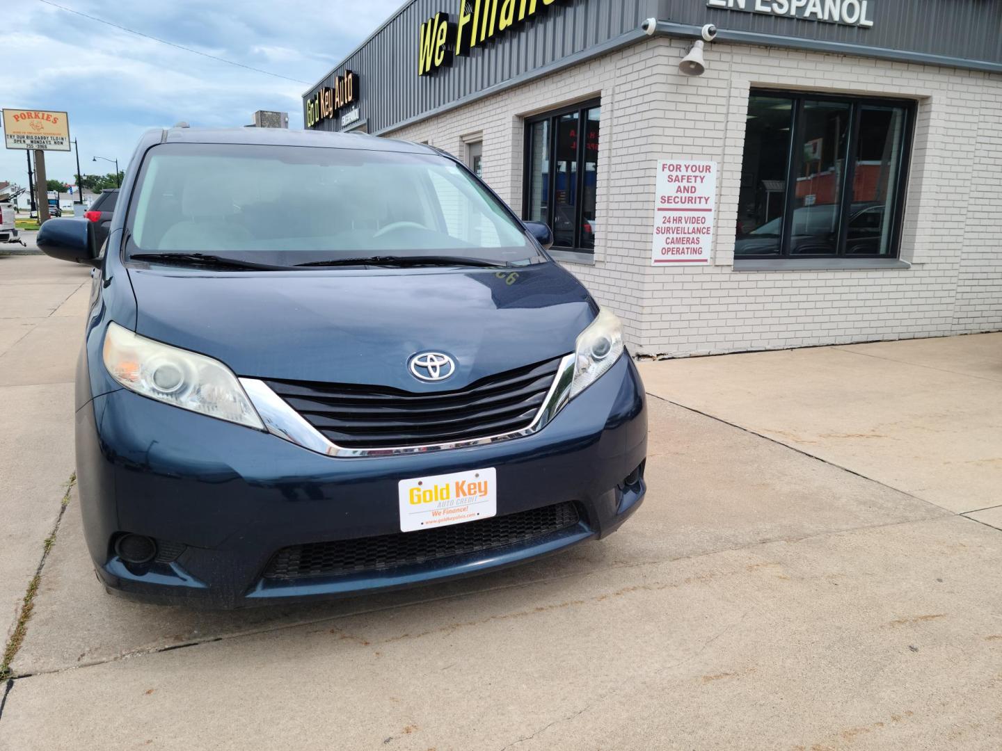 2012 BLUE /Light Gray Cloth Toyota Sienna LE FWD 8-Passenger V6 (5TDKK3DC8CS) with an 3.5L V6 EFI DOHC 24V engine, 5-Speed Automatic transmission, located at 104 1st Avenue, Silvis, IL, 61282, (309) 755-9511, 41.515156, -90.425377 - Photo#1