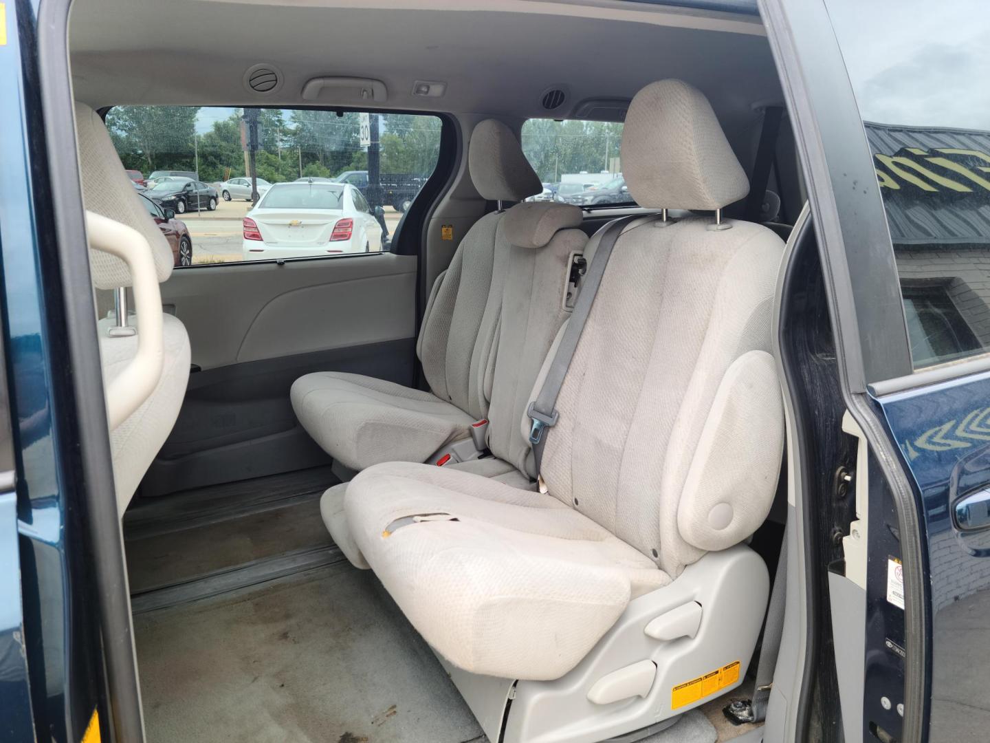 2012 BLUE /Light Gray Cloth Toyota Sienna LE FWD 8-Passenger V6 (5TDKK3DC8CS) with an 3.5L V6 EFI DOHC 24V engine, 5-Speed Automatic transmission, located at 104 1st Avenue, Silvis, IL, 61282, (309) 755-9511, 41.515156, -90.425377 - Photo#5