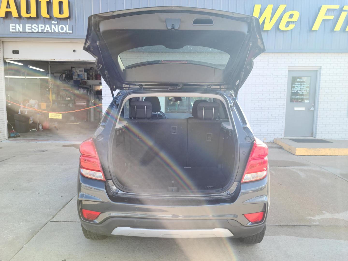 2017 Nightfall Gray Metallic /Jet Black, Cloth Chevrolet Trax LT FWD (3GNCJLSB0HL) with an 1.4L L4 DOHC 16V engine, 6A transmission, located at 104 1st Avenue, Silvis, IL, 61282, (309) 755-9511, 41.515156, -90.425377 - Photo#4