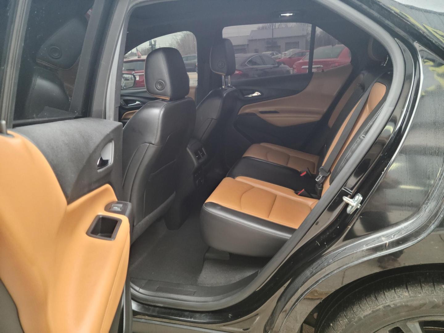 2018 Mosaic Black Metallic /Jet Black/Cinnamon, Cloth Chevrolet Equinox Premier LT 2WD (2GNAXMEVXJ6) with an 1.5L L4 DIR DOHC 16V TURBO engine, 6A transmission, located at 104 1st Avenue, Silvis, IL, 61282, (309) 755-9511, 41.515156, -90.425377 - Photo#5