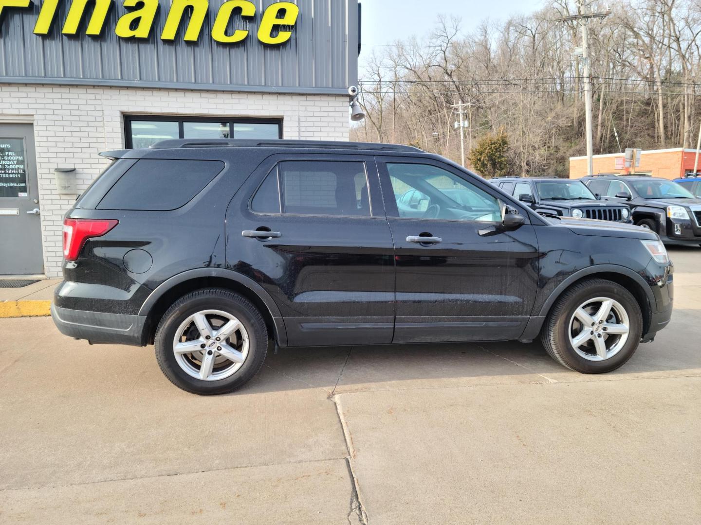 2018 Shadow Black /Medium Stone, Cloth Ford Explorer Base FWD (1FM5K7B8XJG) with an 3.5L V6 DOHC 24V engine, 6A transmission, located at 104 1st Avenue, Silvis, IL, 61282, (309) 755-9511, 41.515156, -90.425377 - Photo#1