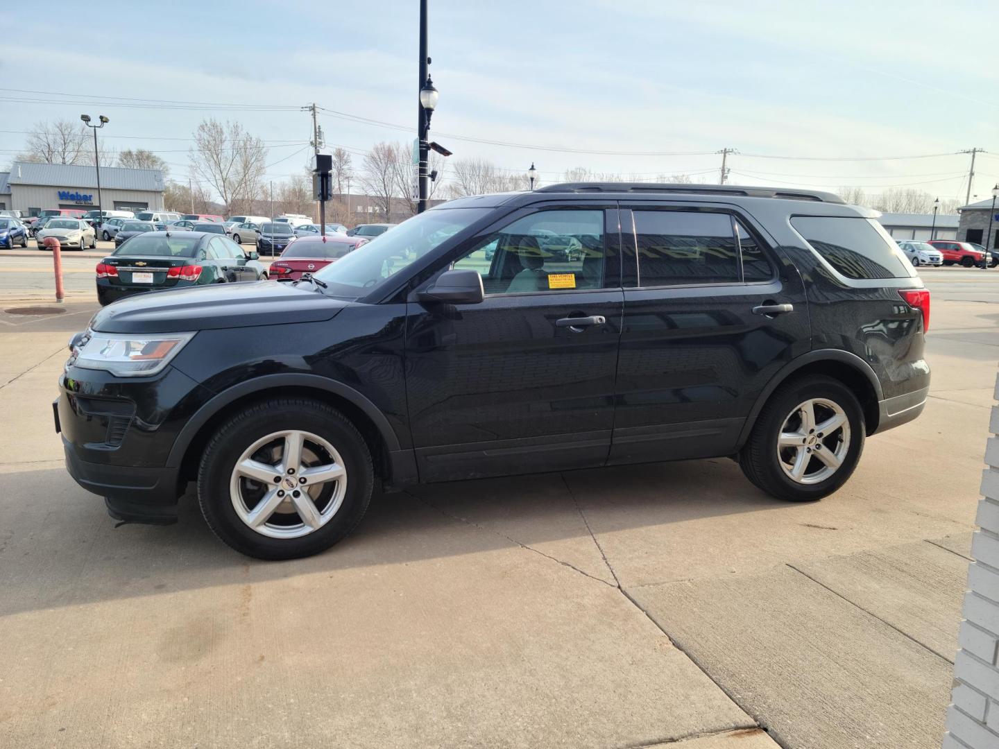 2018 Shadow Black /Medium Stone, Cloth Ford Explorer Base FWD (1FM5K7B8XJG) with an 3.5L V6 DOHC 24V engine, 6A transmission, located at 104 1st Avenue, Silvis, IL, 61282, (309) 755-9511, 41.515156, -90.425377 - Photo#2