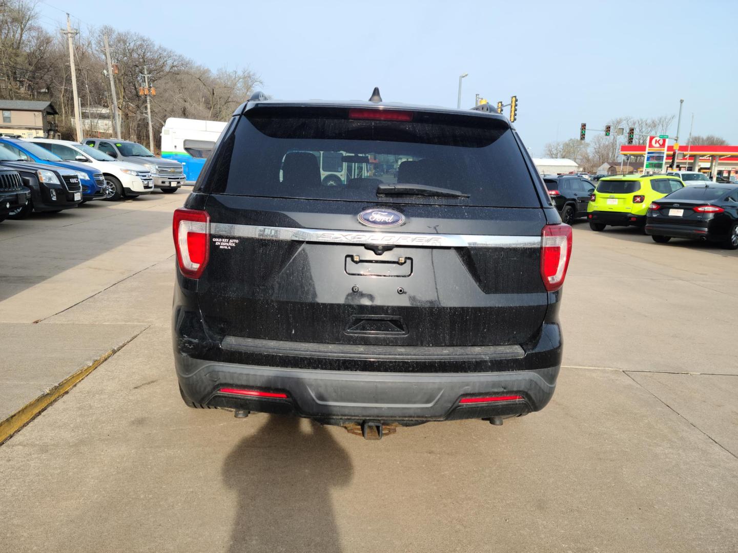 2018 Shadow Black /Medium Stone, Cloth Ford Explorer Base FWD (1FM5K7B8XJG) with an 3.5L V6 DOHC 24V engine, 6A transmission, located at 104 1st Avenue, Silvis, IL, 61282, (309) 755-9511, 41.515156, -90.425377 - Photo#3