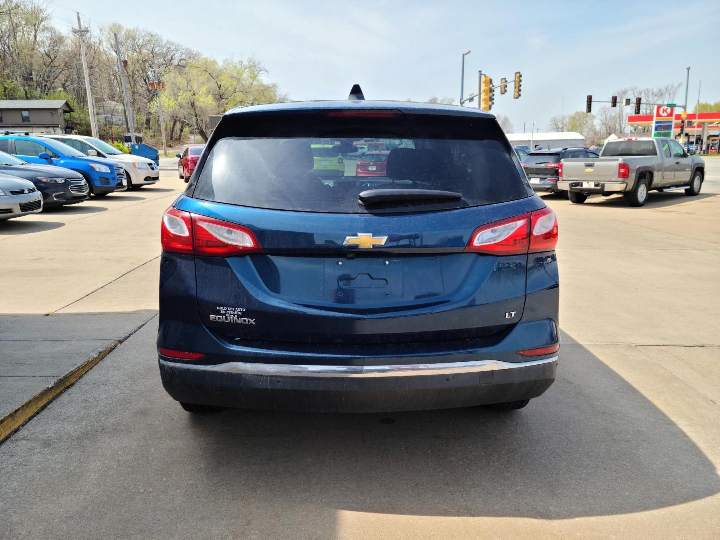 2020 /Mosaic Black Metallic Chevrolet Equinox LT 1.5 2WD (2GNAXKEV0L6) with an 1.5L L4 DIR DOHC 16V TURBO engine, 6A transmission, located at 104 1st Avenue, Silvis, IL, 61282, (309) 755-9511, 41.515156, -90.425377 - Photo#3