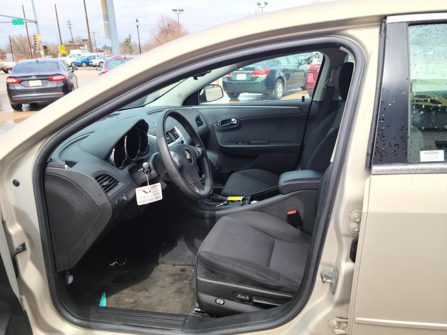 2012 /Black Chevrolet Malibu 1LT (1G1ZC5E09CF) with an 2.4L L4 DOHC 16V engine, 6-Speed Automatic transmission, located at 104 1st Avenue, Silvis, IL, 61282, (309) 755-9511, 41.515156, -90.425377 - Photo#4