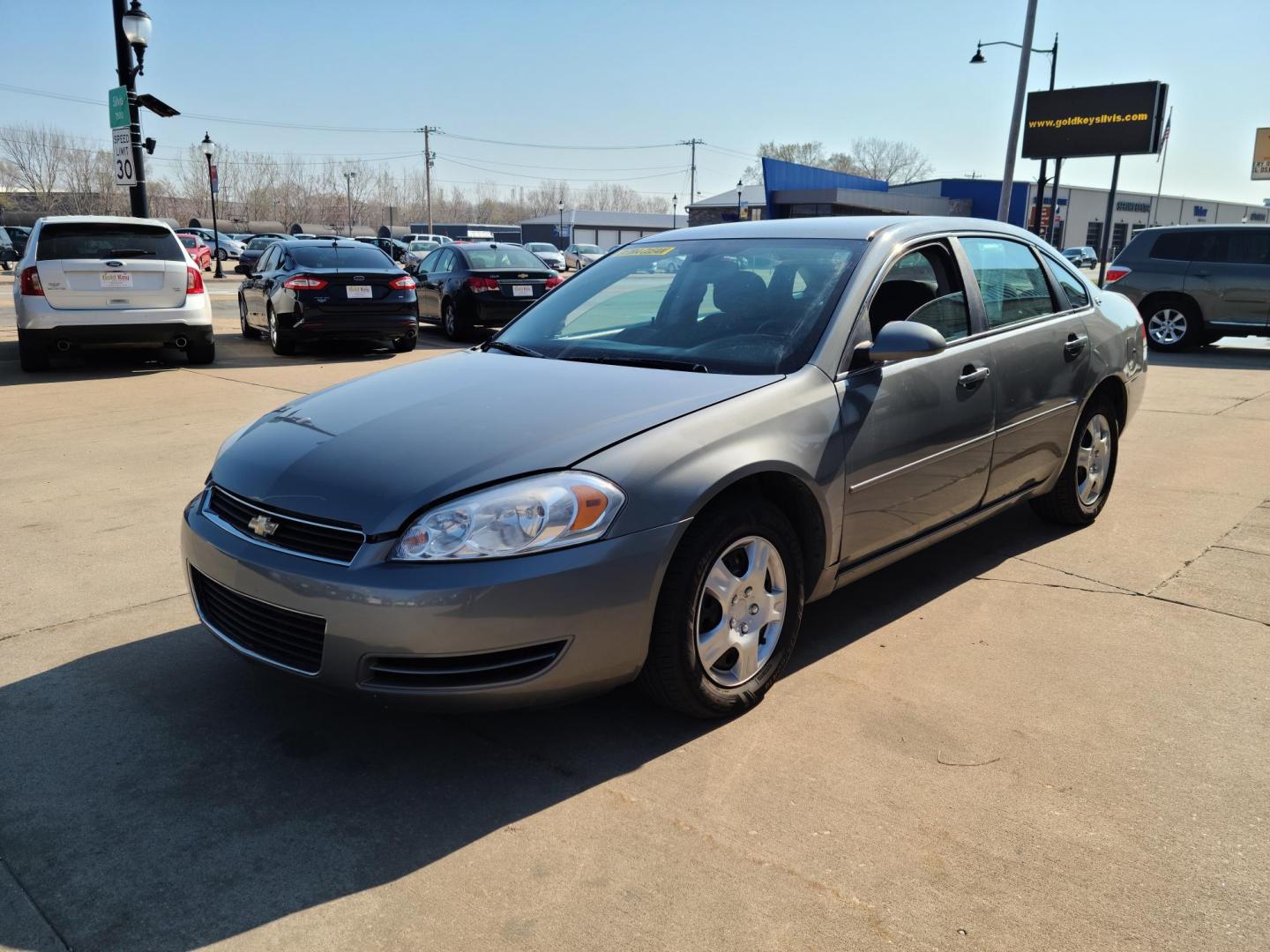2008 Gray Chevrolet Impala LS (2G1WB58K781) with an 3.5L V6 OHV 16V FFV engine, 4-Speed Automatic Overdrive transmission, located at 104 1st Avenue, Silvis, IL, 61282, (309) 755-9511, 41.515156, -90.425377 - Photo#0
