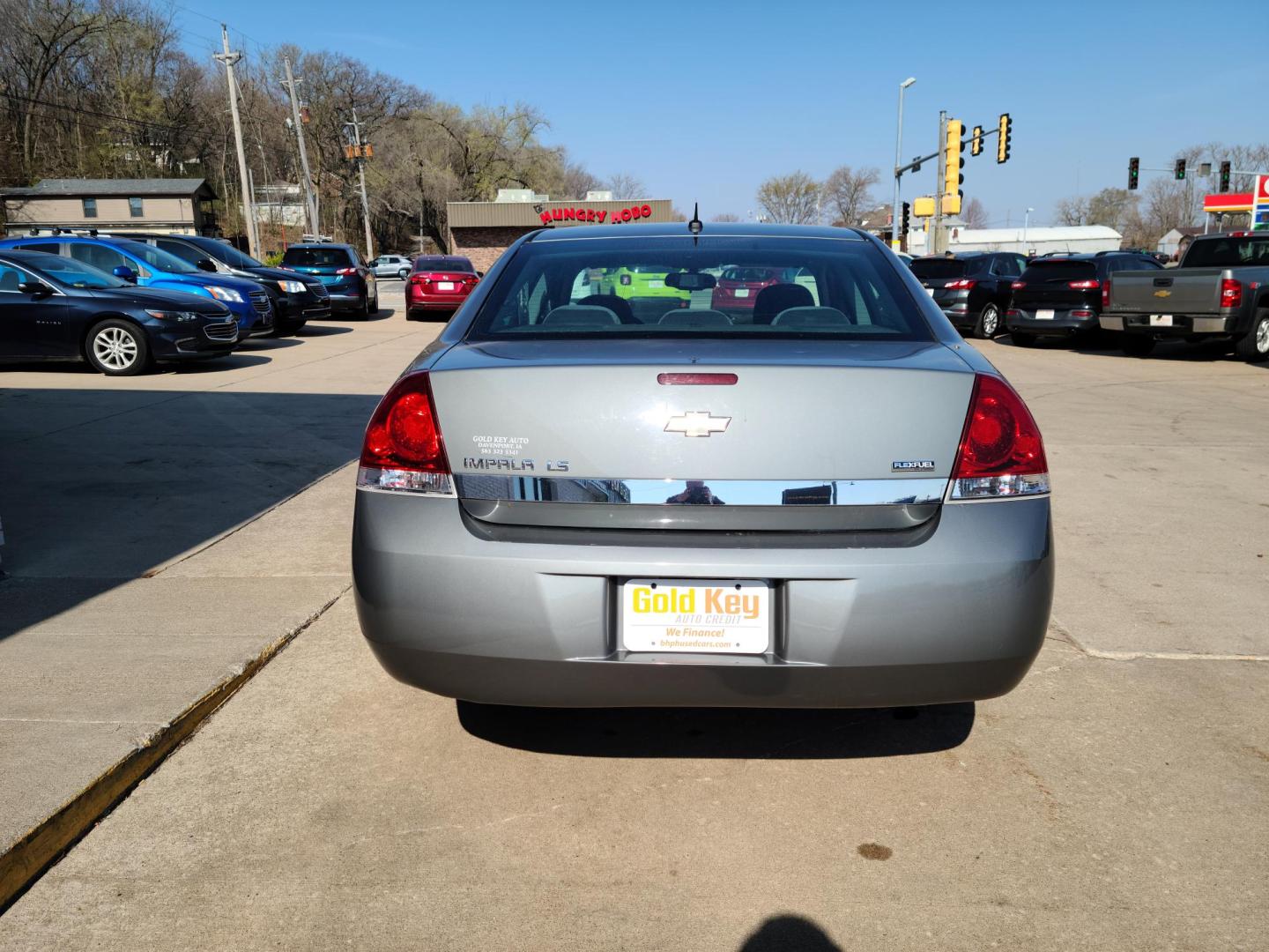 2008 Gray Chevrolet Impala LS (2G1WB58K781) with an 3.5L V6 OHV 16V FFV engine, 4-Speed Automatic Overdrive transmission, located at 104 1st Avenue, Silvis, IL, 61282, (309) 755-9511, 41.515156, -90.425377 - Photo#1
