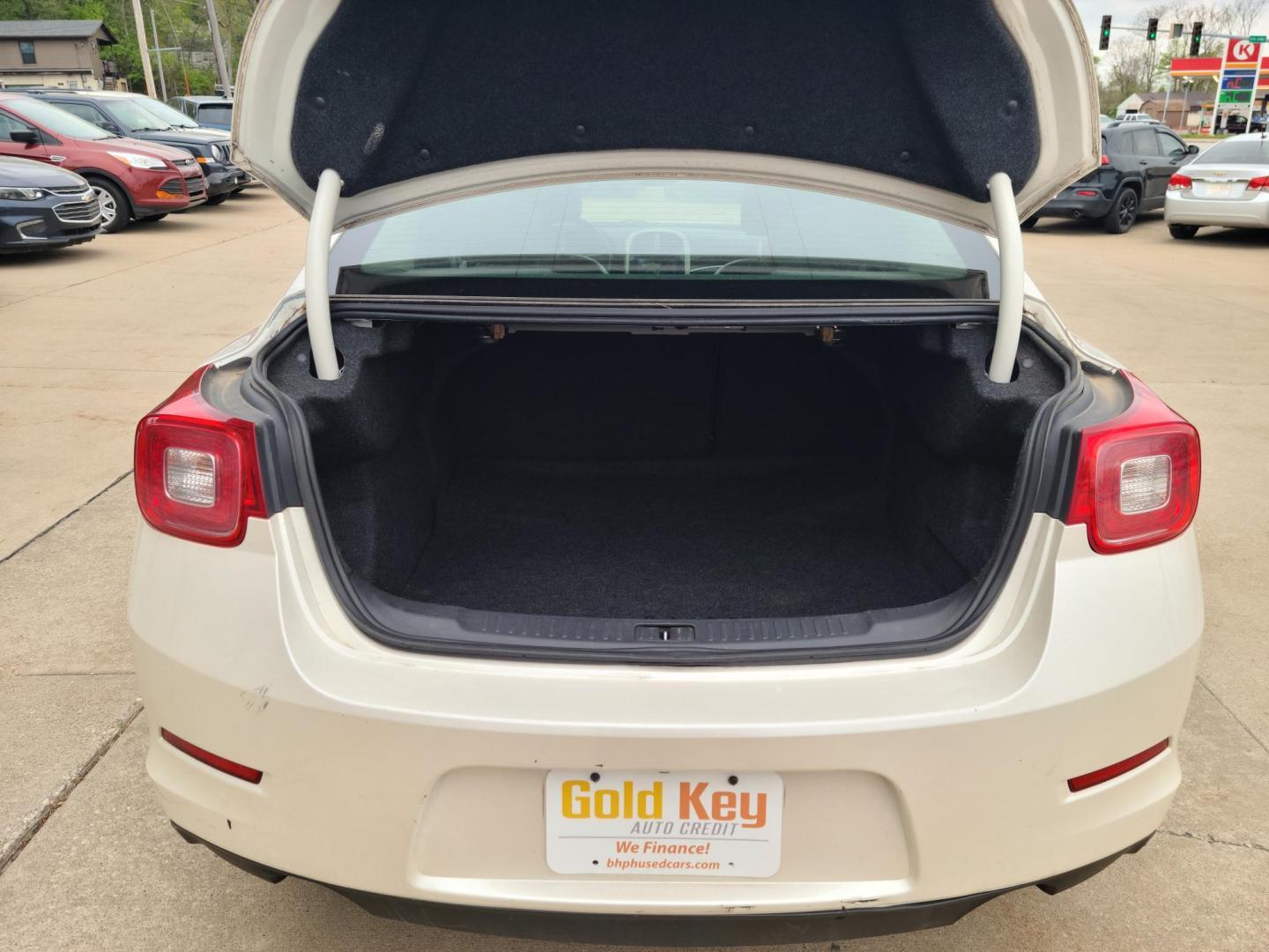 2013 Chevrolet Malibu LTZ (1G11J5SX5DF) with an 2.0L L4 DOHC 16V engine, 6-Speed Automatic transmission, located at 104 1st Avenue, Silvis, IL, 61282, (309) 755-9511, 41.515156, -90.425377 - Photo#3