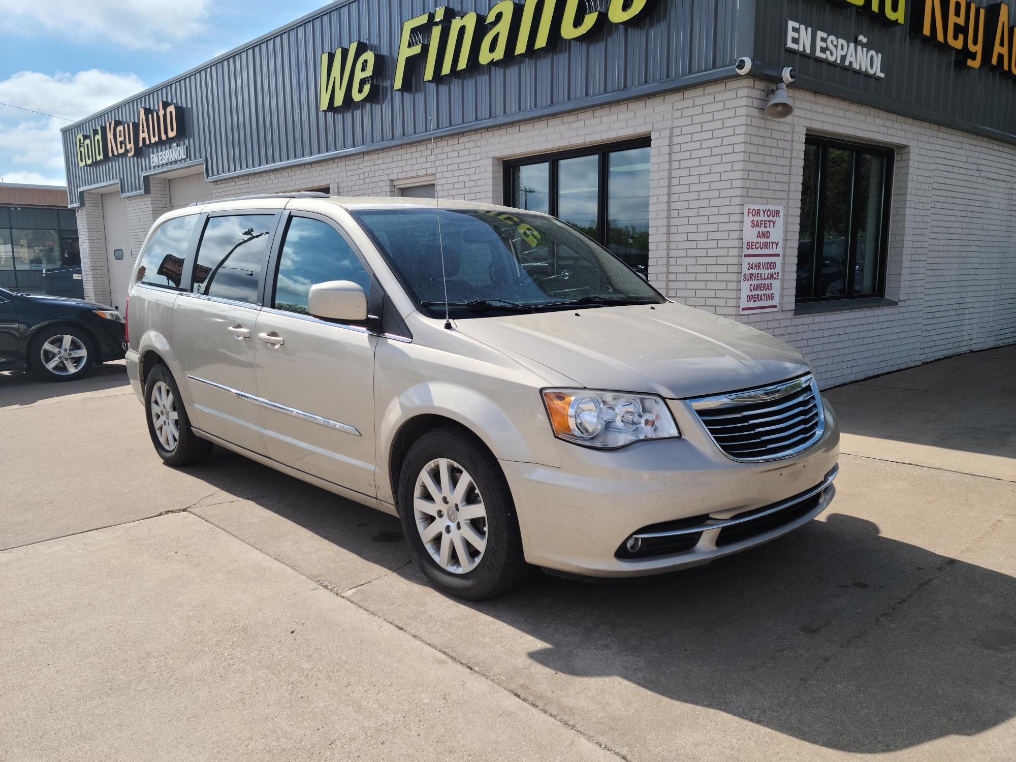 photo of 2013 Chrysler Town & Country Touring