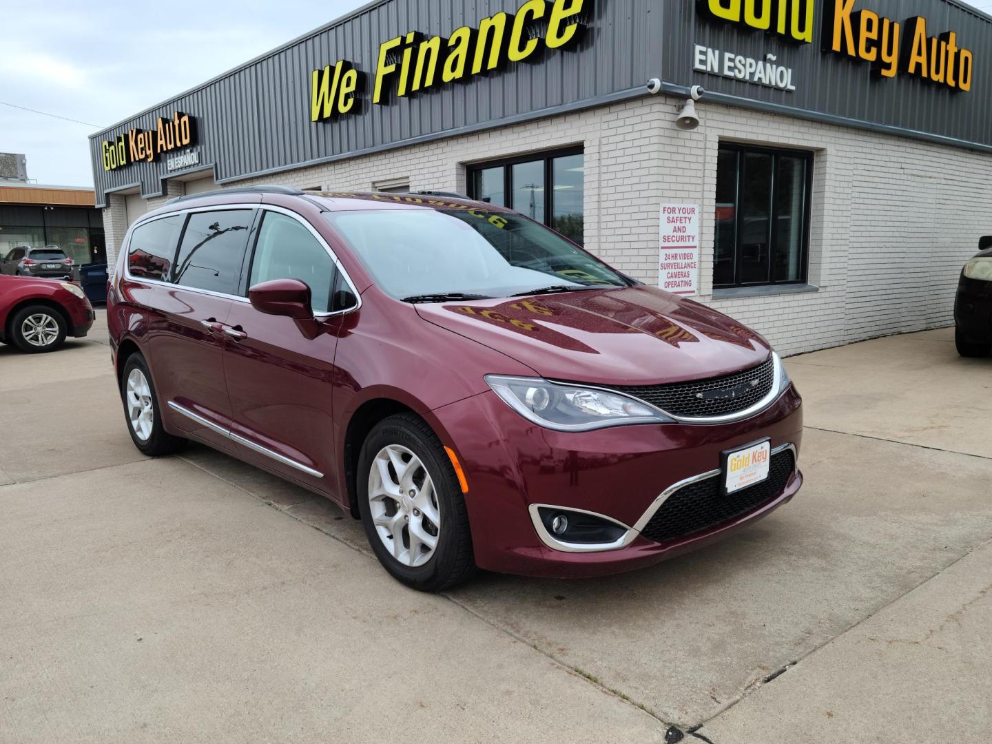 2017 Chrysler Pacifica Touring-L's photo
