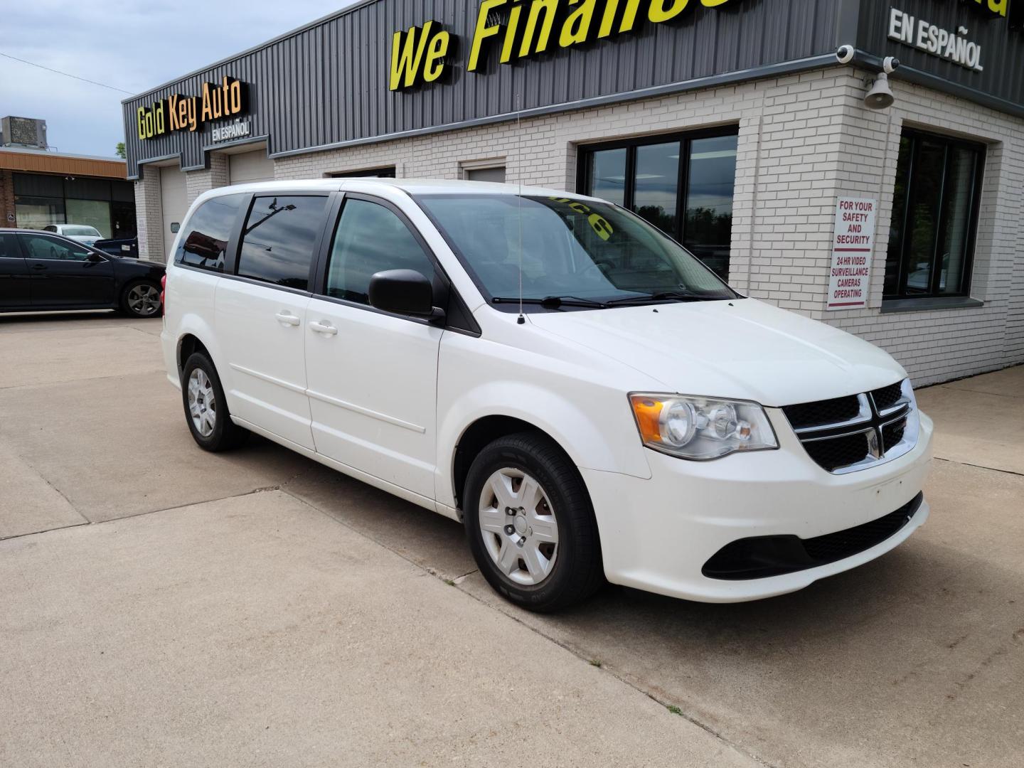 2012 Dodge Grand Caravan SE (2C4RDGBG5CR) with an 3.6L V6 DOHC 24V engine, 6-Speed Automatic transmission, located at 104 1st Avenue, Silvis, IL, 61282, (309) 755-9511, 41.515156, -90.425377 - Photo#0