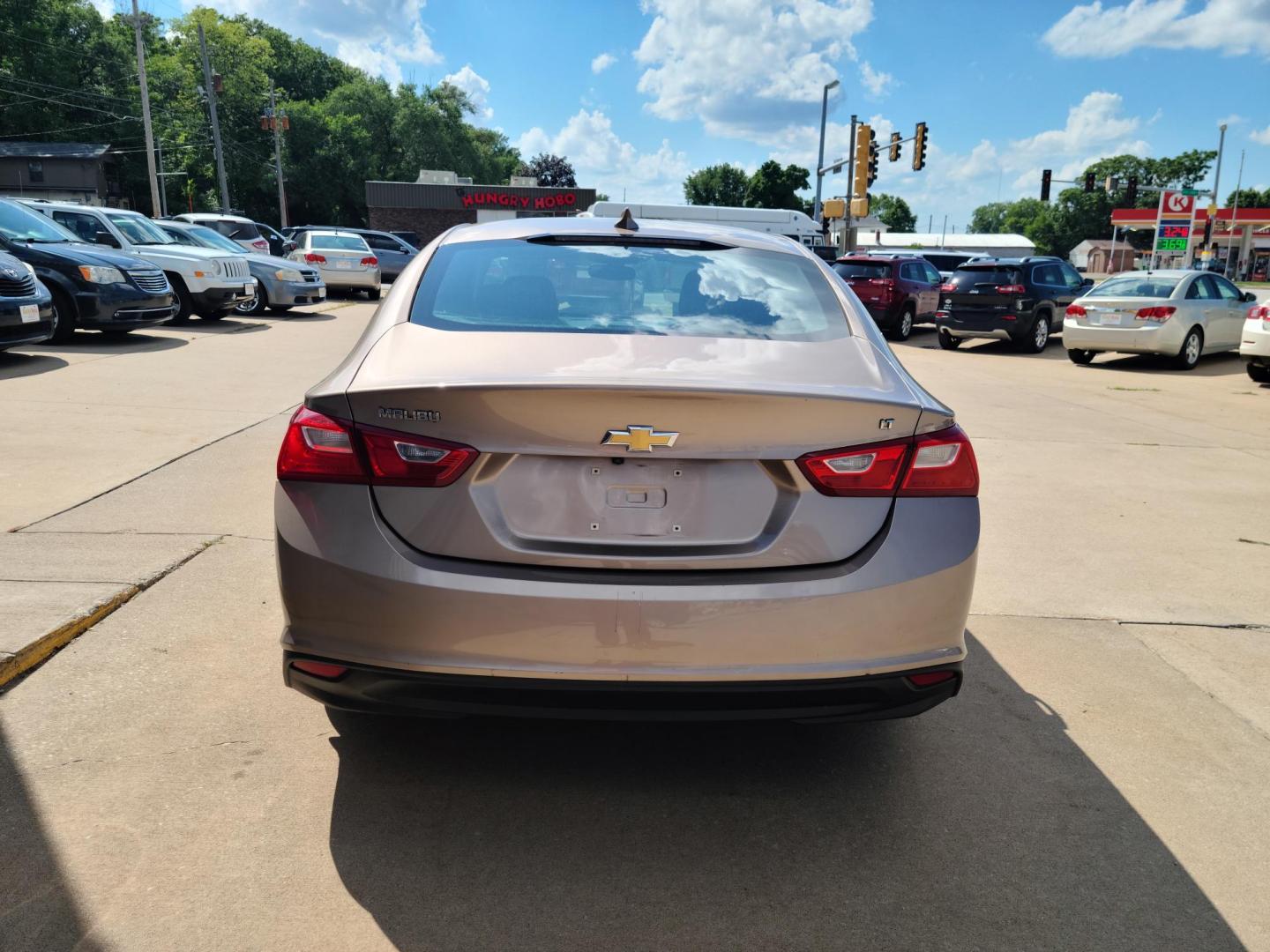 2018 Chevrolet Malibu LT (1G1ZD5ST3JF) with an 1.5L L4 DOHC 16V engine, 6A transmission, located at 104 1st Avenue, Silvis, IL, 61282, (309) 755-9511, 41.515156, -90.425377 - Photo#3