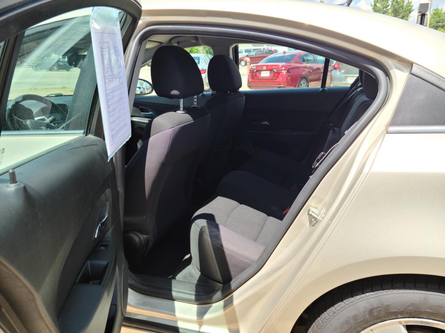 2014 Chevrolet Cruze 1LT Auto (1G1PC5SB9E7) with an 1.4L L4 DOHC 16V TURBO engine, 6-Speed Automatic transmission, located at 104 1st Avenue, Silvis, IL, 61282, (309) 755-9511, 41.515156, -90.425377 - Photo#5