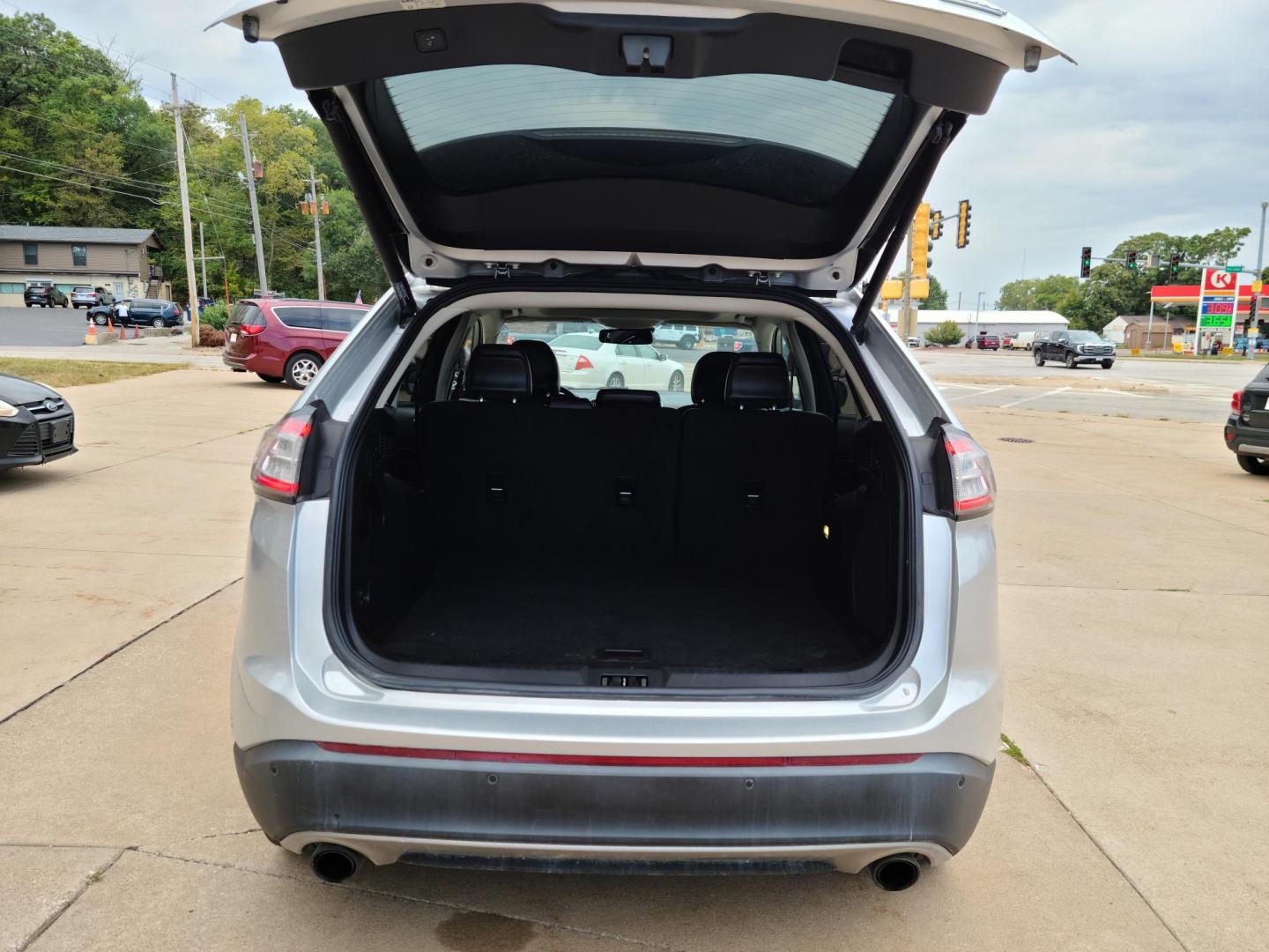 2016 Ford Edge Titanium AWD (2FMPK4K97GB) with an 2.0L L4 DOHC 16V engine, 6A transmission, located at 104 1st Avenue, Silvis, IL, 61282, (309) 755-9511, 41.515156, -90.425377 - Photo#3