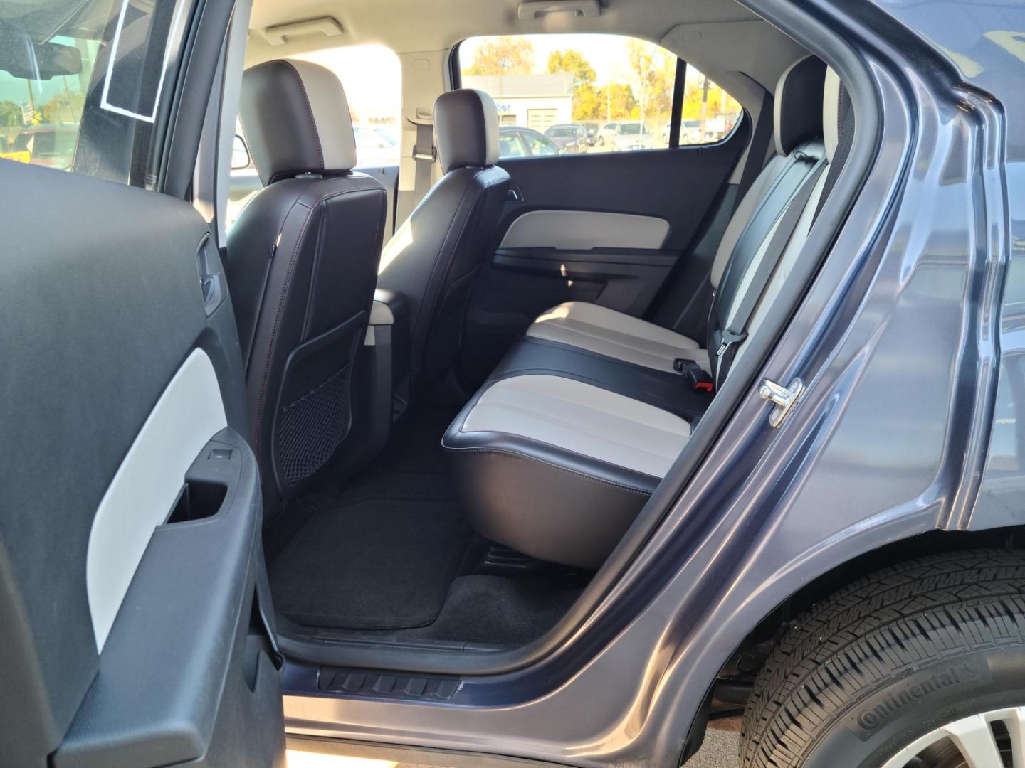 2013 Chevrolet Equinox 2LT 2WD (2GNFLPE38D6) with an 3.6L V6 DOHC 24V engine, 6-Speed Automatic transmission, located at 104 1st Avenue, Silvis, IL, 61282, (309) 755-9511, 41.515156, -90.425377 - Photo#5