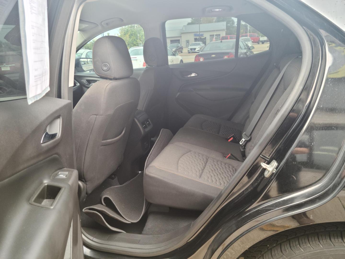 2019 /Black Chevrolet Equinox LT 2WD (3GNAXJEV1KL) with an 1.5L L4 DIR DOHC 16V TURBO engine, 6A transmission, located at 104 1st Avenue, Silvis, IL, 61282, (309) 755-9511, 41.515156, -90.425377 - Photo#5