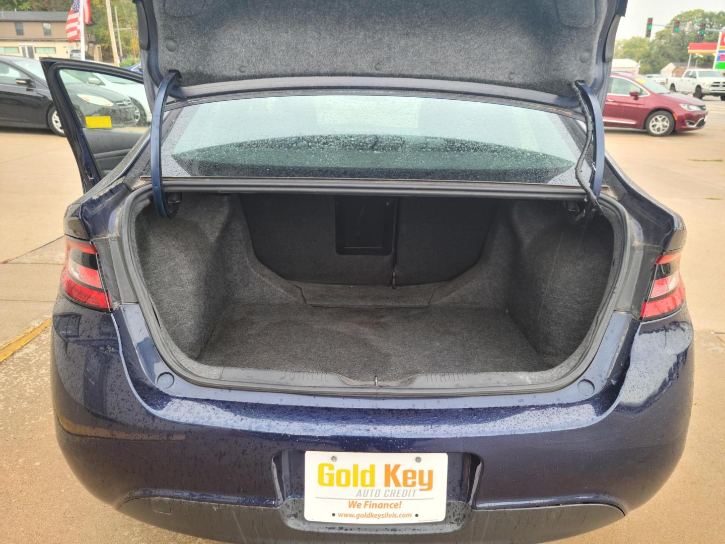 2015 Dodge Dart SXT (1C3CDFBB4FD) with an 2.4L L4 DOHC 16V engine, located at 104 1st Avenue, Silvis, IL, 61282, (309) 755-9511, 41.515156, -90.425377 - Photo#4