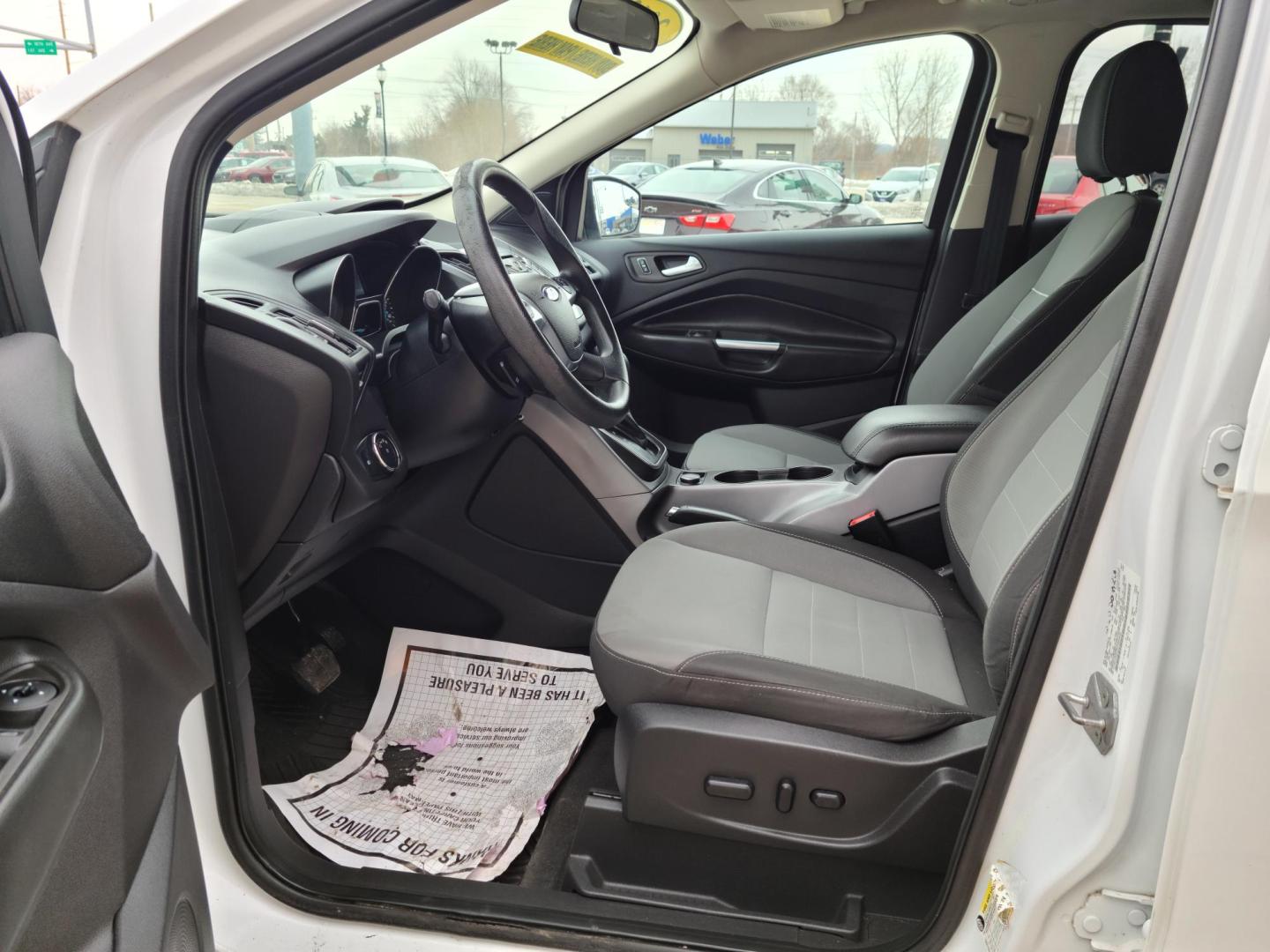 2014 Ford Escape SE 4WD (1FMCU9GX9EU) with an 1.6L L4 DOHC 16V engine, 6-Speed Automatic transmission, located at 104 1st Avenue, Silvis, IL, 61282, (309) 755-9511, 41.515156, -90.425377 - Photo#6