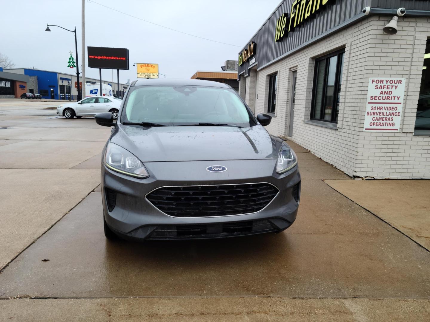 2021 Ford Escape SE (1FMCU0G66MU) with an 1.5L L3 engine, 6A transmission, located at 104 1st Avenue, Silvis, IL, 61282, (309) 755-9511, 41.515156, -90.425377 - Photo#1