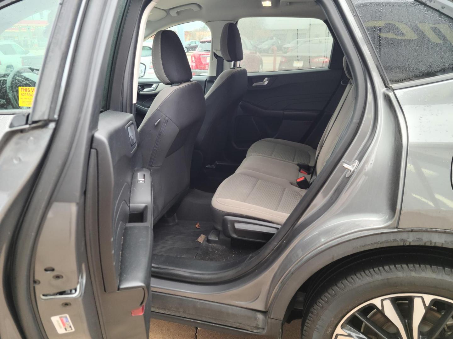 2021 Ford Escape SE (1FMCU0G66MU) with an 1.5L L3 engine, 6A transmission, located at 104 1st Avenue, Silvis, IL, 61282, (309) 755-9511, 41.515156, -90.425377 - Photo#5