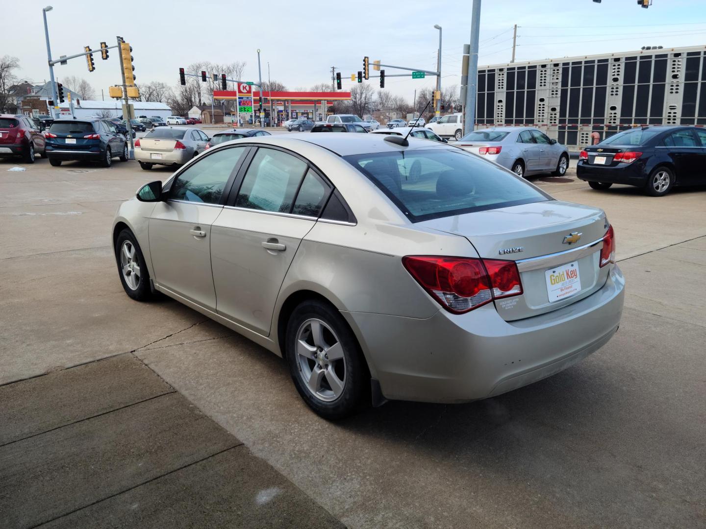 2016 /Black Chevrolet Cruze 2LT Auto (1G1PE5SB6G7) with an 1.4L L4 DOHC 16V TURBO engine, 6-Speed Automatic transmission, located at 104 1st Avenue, Silvis, IL, 61282, (309) 755-9511, 41.515156, -90.425377 - Photo#2