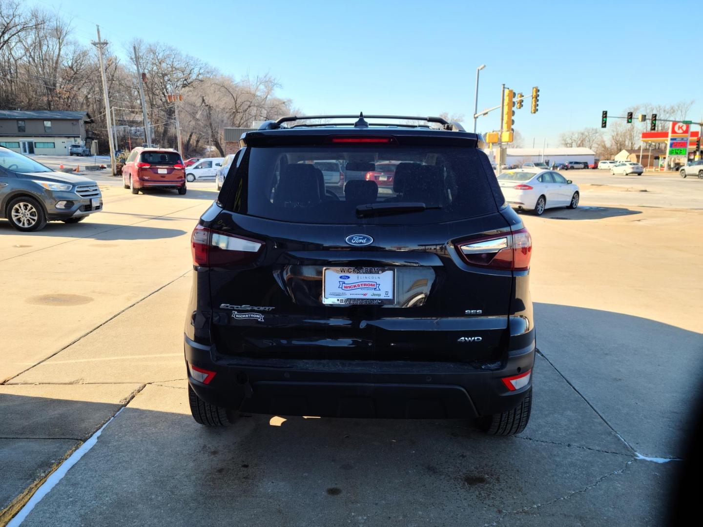 2018 Ford EcoSport SES Sport AWD (MAJ6P1CL8JC) with an 2.0L L4 DOHC 16V engine, 6A transmission, located at 104 1st Avenue, Silvis, IL, 61282, (309) 755-9511, 41.515156, -90.425377 - Photo#3