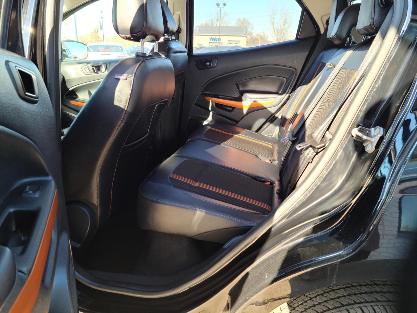 2018 Ford EcoSport SES Sport AWD (MAJ6P1CL8JC) with an 2.0L L4 DOHC 16V engine, 6A transmission, located at 104 1st Avenue, Silvis, IL, 61282, (309) 755-9511, 41.515156, -90.425377 - Photo#5